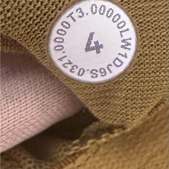 Lululemon Nulu Twist-Back Tank and Hotty Hot High-Rise Skirt Sz 4 Outfit - Picture 7 of 12